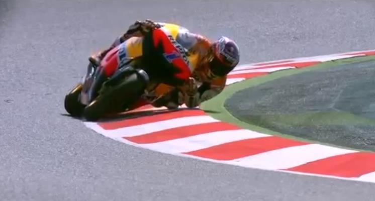 Skill Dewa - Casey Stoner Mendemonstrasikan elbow sliding in super slow motion