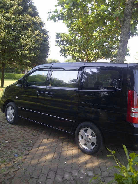 Serena Highway Star 2005 Black
