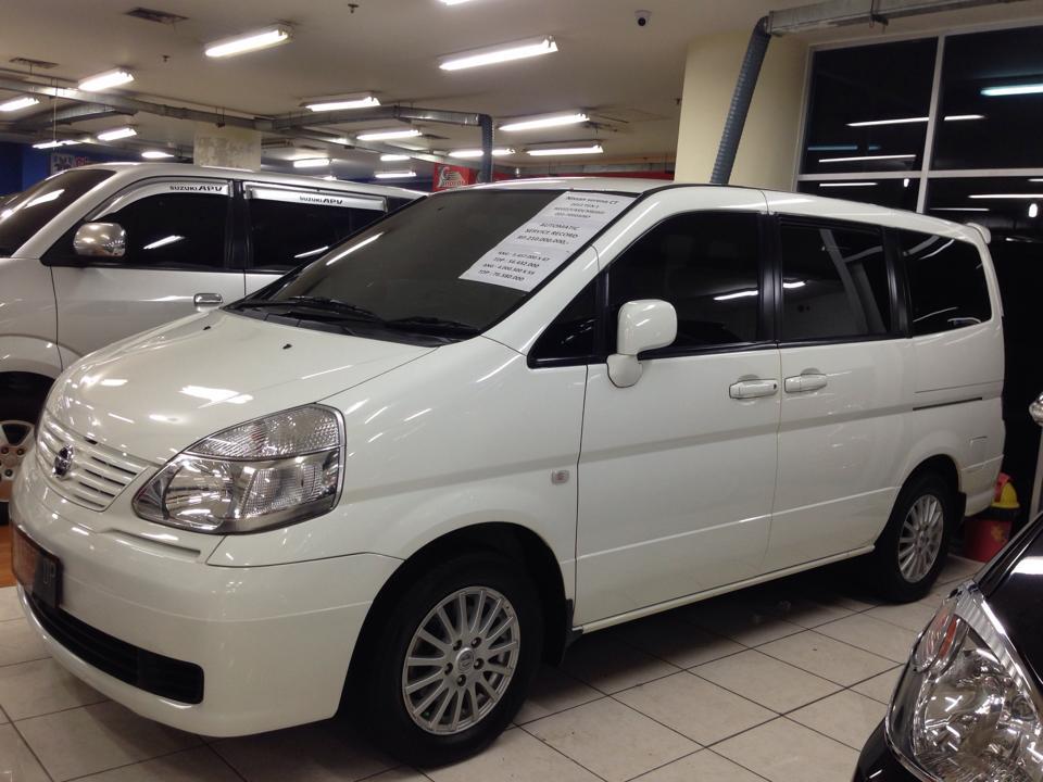 Nissan serena CT 2012 putih , cicilan cuma 4 juta lagi gan !