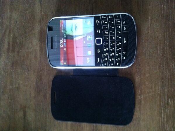 BLACKBERRY MONTANA 9930 DAKOTA CDMA BISA GSM MULUS MALANG KOTA