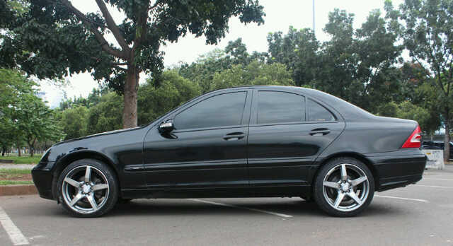 Mercedes Benz C180 Kompressor AT th.2003, Full Original, MURAH, Istimewa