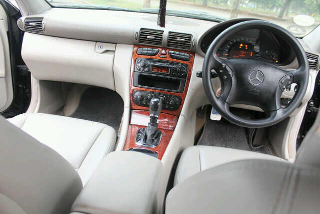 Mercedes Benz C180 Kompressor AT th.2003, Full Original, MURAH, Istimewa