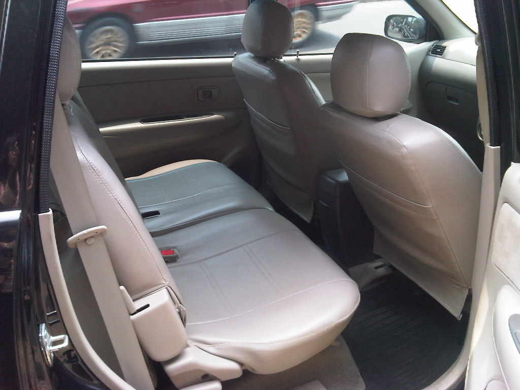 TOYOTA AVANZA 1.3 G MT 2010 HITAM METALIK