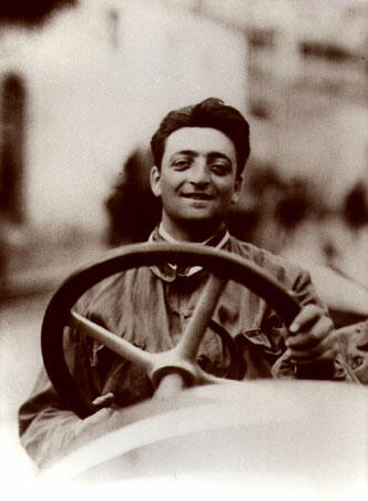 mirip kagak gan Mesut ozil + arin ilejay + Enzo Ferrari 