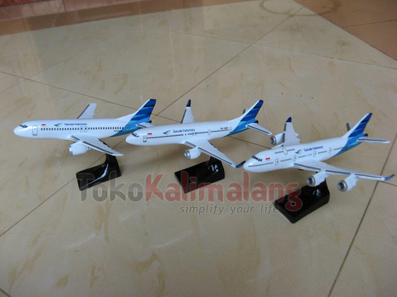 Terjual DieCast Miniatur Pesawat Garuda, Lion Air, Adam 