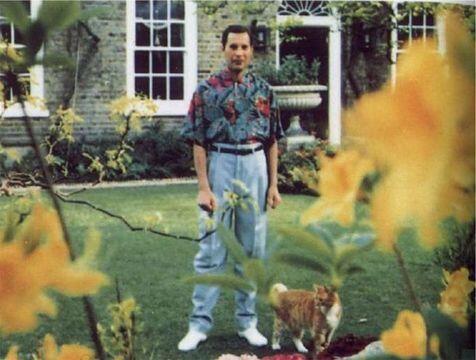 9 Foto Terakhir Para Musisi Legendaris Sebelum Meninggal