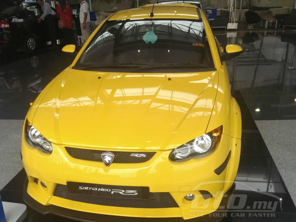 proton satria neo r3 matic bukan honda jazz, yaris, atau golf