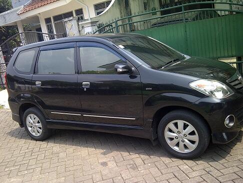 Toyota Avanza S At 1.5 Hitam 2010 Istimewa