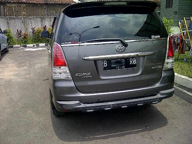 Toyota Kijang Inova G Automatic 2010
