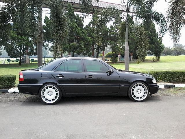Mercedes Benz C200 97
