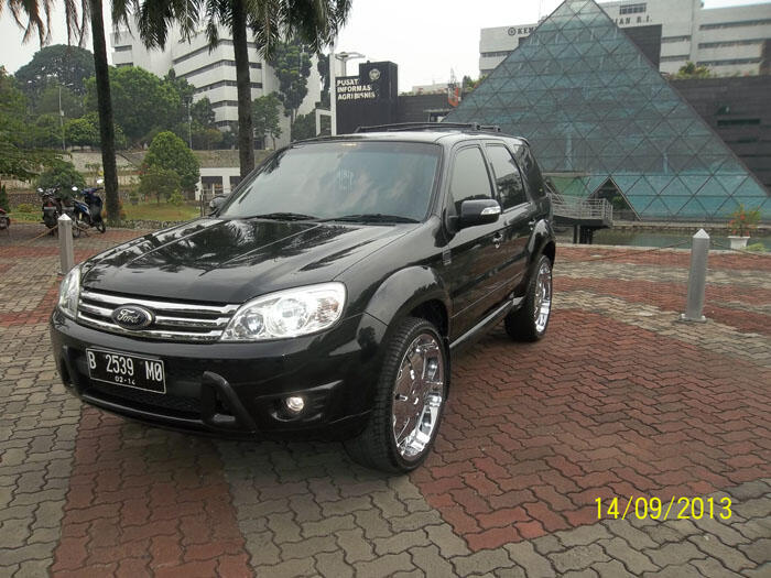 FORD ESCAPE LIMITED 2009 KEREN GAN SERVISE RECORD