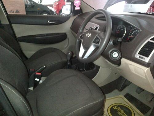 Hyundai i20 SG SunRoof M/T 2012