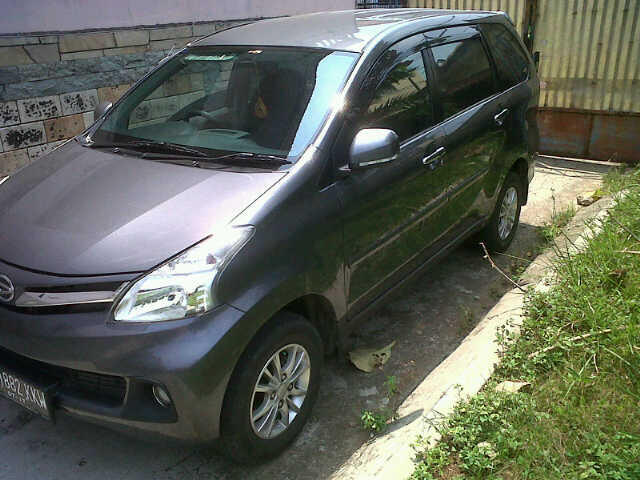 Mobil Xenia Deluxe R (mulus)