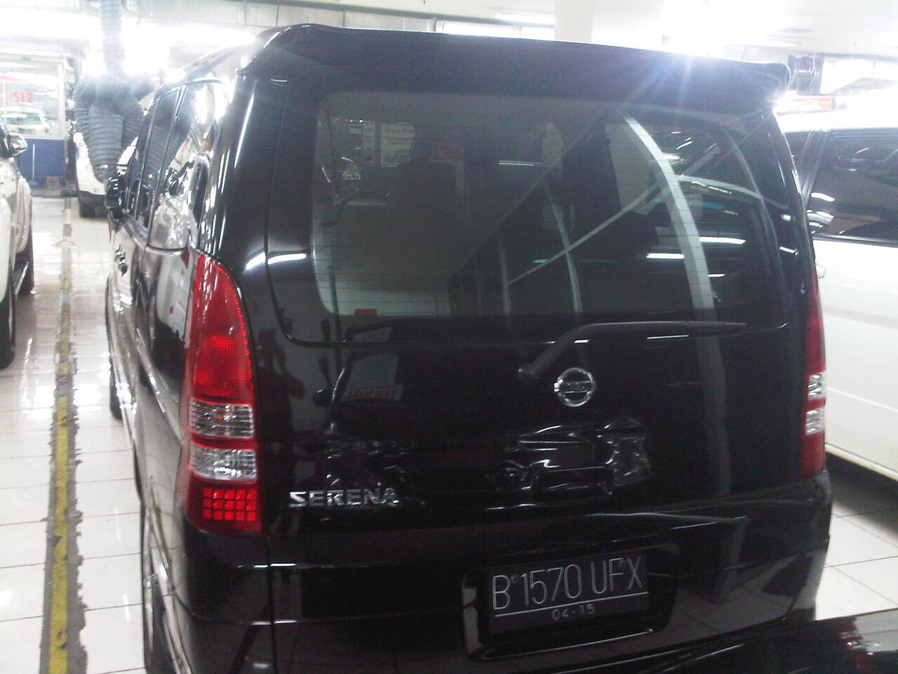 Nissan serena CT 2010 , cicilan 2 jutaan aja gan !