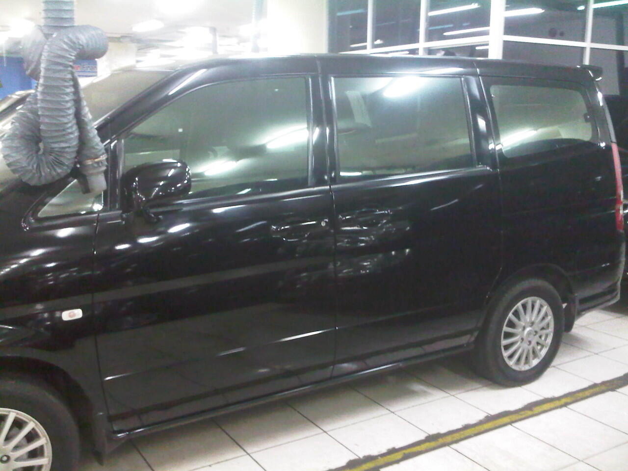 Nissan serena CT 2010 , cicilan 2 jutaan aja gan !