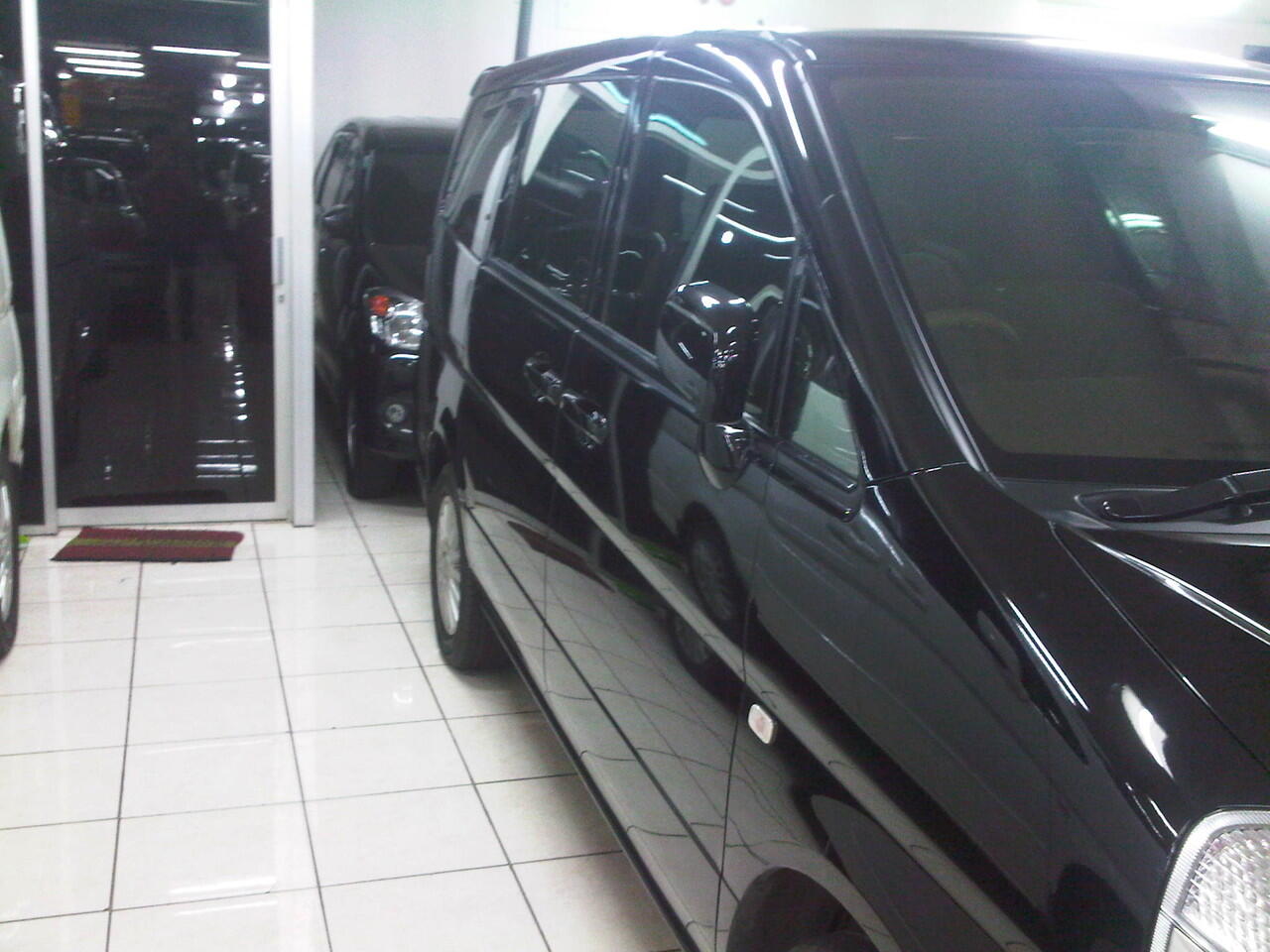 Nissan serena CT 2010 , cicilan 2 jutaan aja gan !