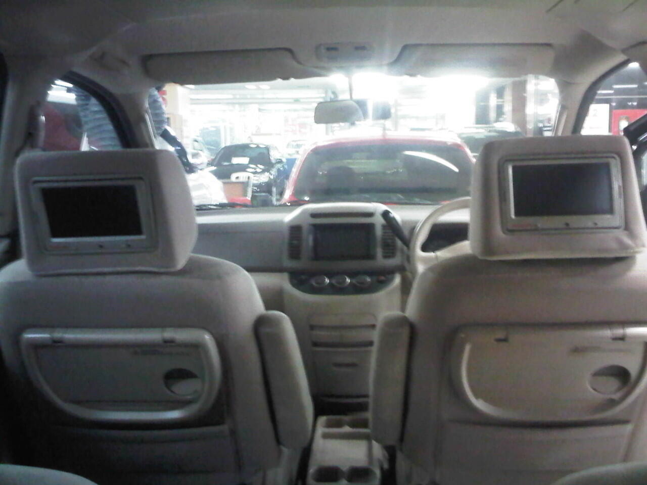 Nissan serena CT 2010 , cicilan 2 jutaan aja gan !