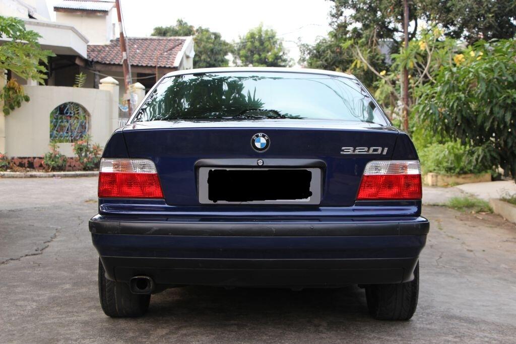 BMW 320I