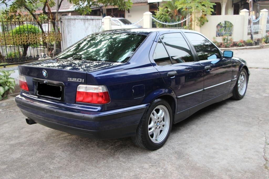 BMW 320I