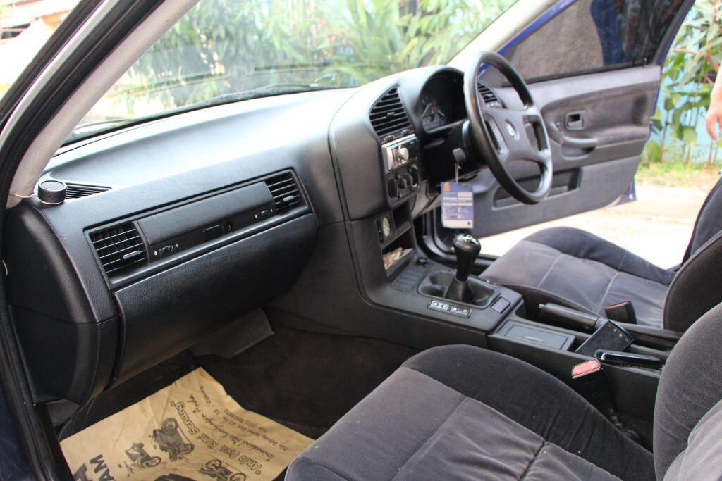 BMW 320I