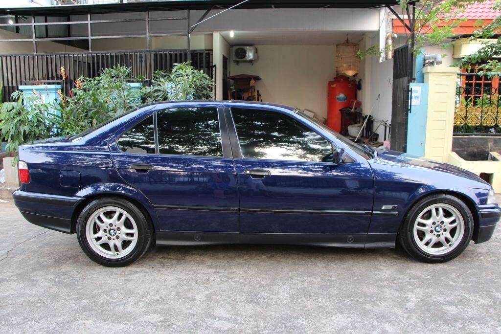 BMW 320I