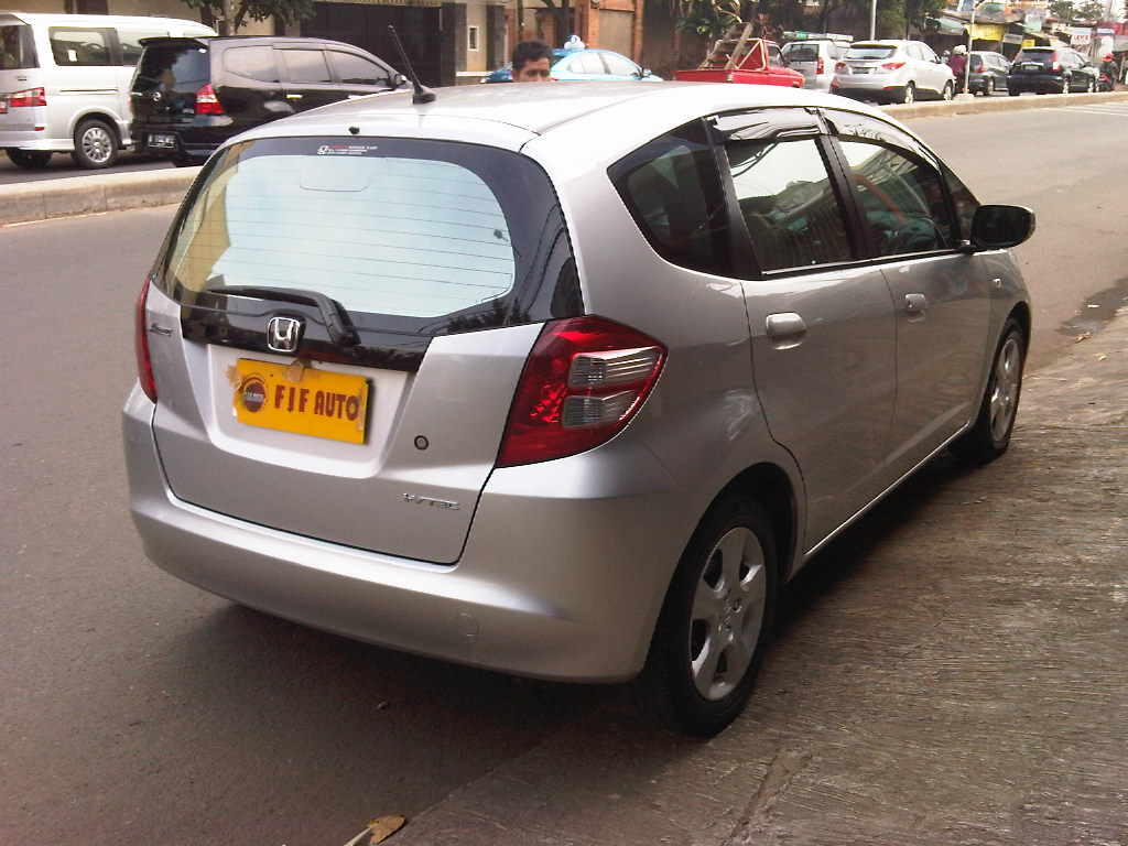 HONDA ALL NEW JAZZ S AT 2009 SILVER METALIK