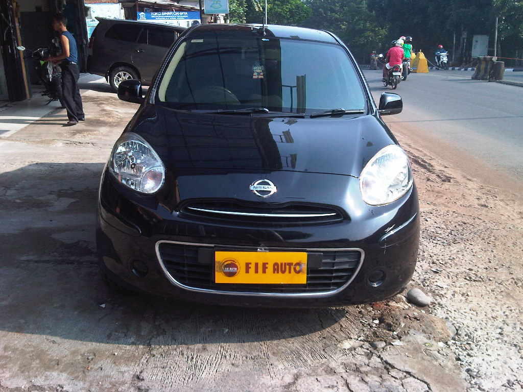 NISSAN MARCH 1.2 SX AUTECH AT 2011 HITAM METALIK