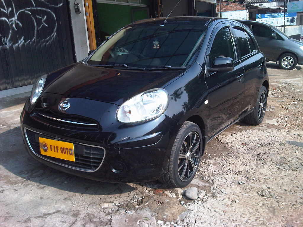 NISSAN MARCH 1.2 SX AUTECH AT 2011 HITAM METALIK