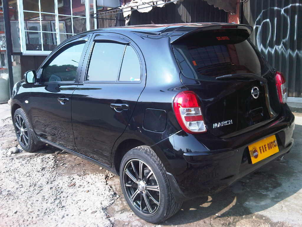 NISSAN MARCH 1.2 SX AUTECH AT 2011 HITAM METALIK