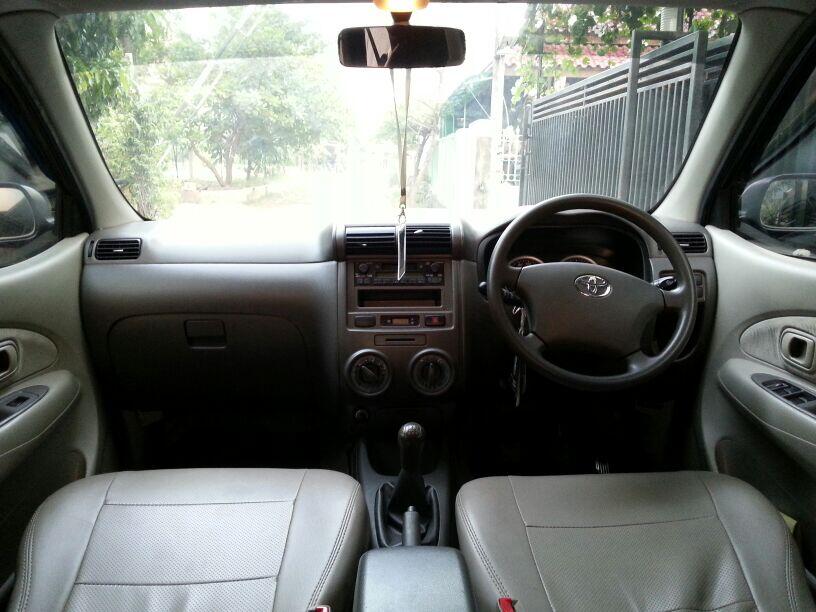 AVANZA G MANUAL HITAM METALIK TAHUN 2010