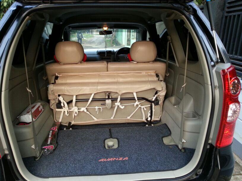 AVANZA G MANUAL HITAM METALIK TAHUN 2010
