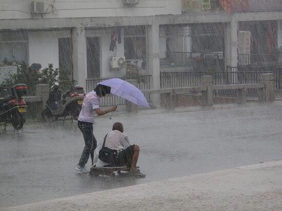 Foto Heboh Seorang Gadis Cina Yang Baik Hati