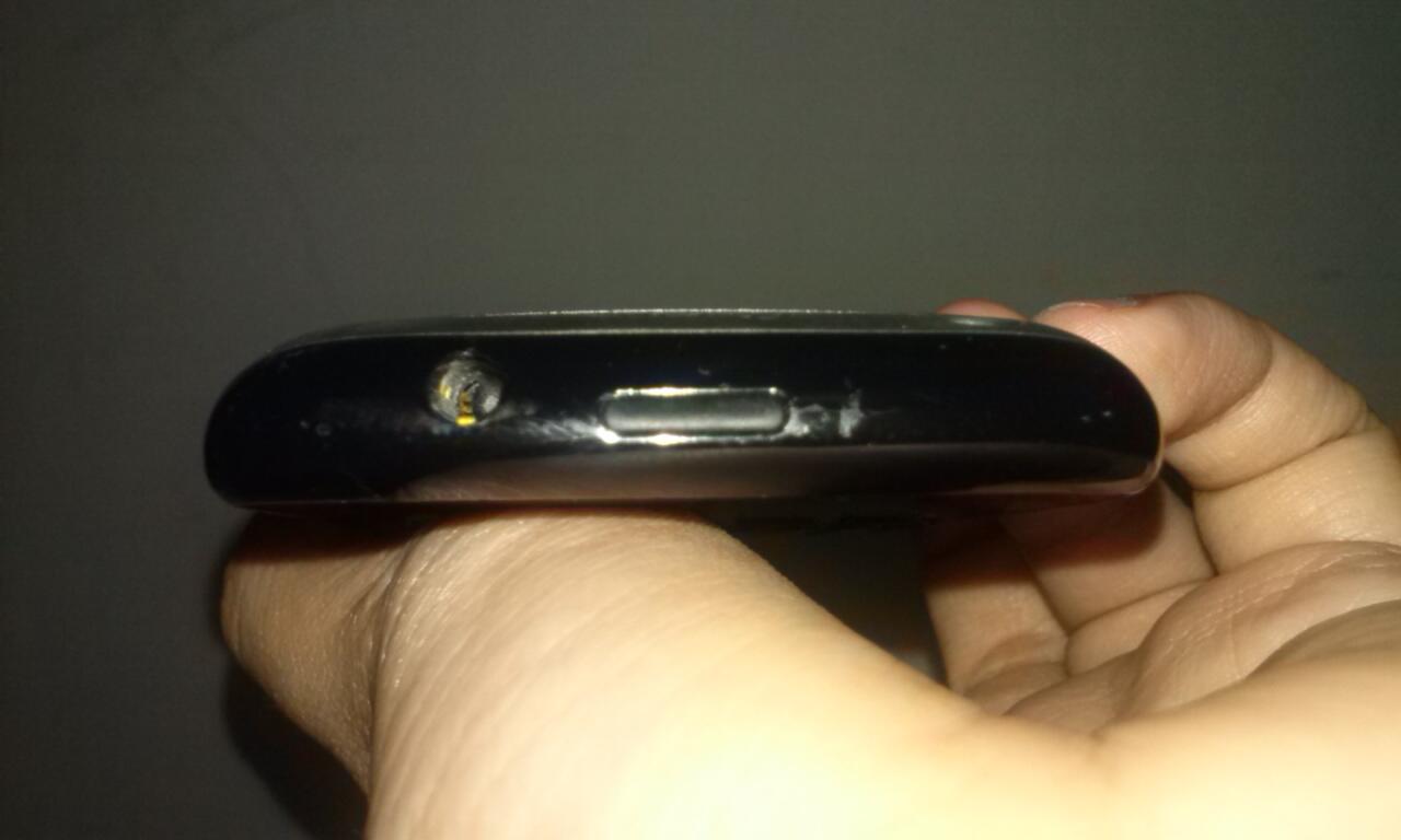 Blackberry bb davis 9220 second lengkap garansi tam e*afone sampe Mei 2014