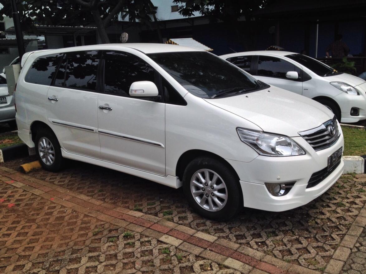 Jual Innova V A/T Luxury 2012