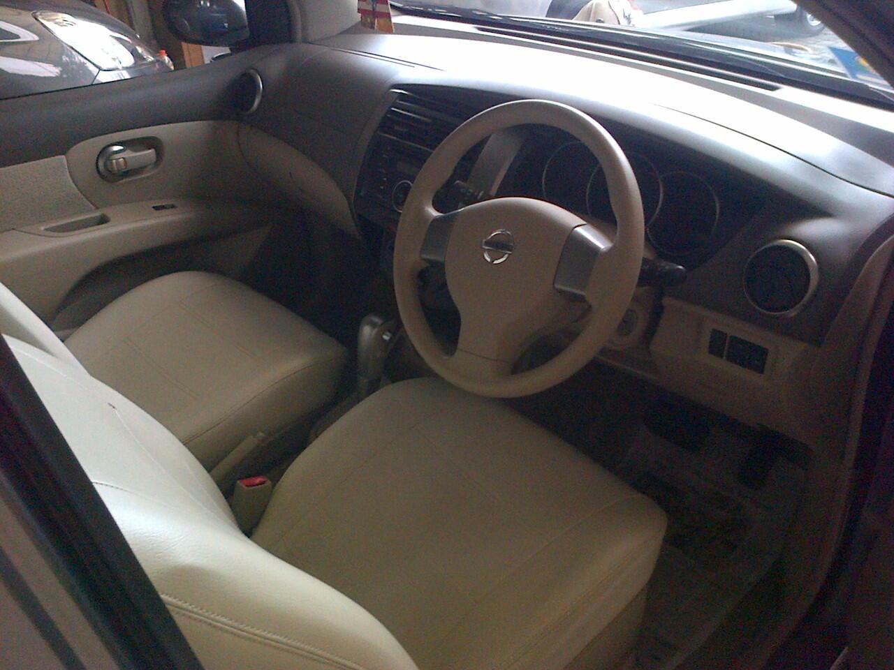 Nissan Grand Livina Xv 1.5 2010 Automatic Abu2 Dp Murah