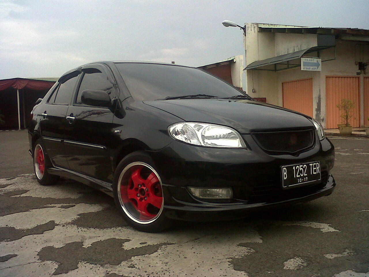 Vios Limo, Black hawk modif Tomz