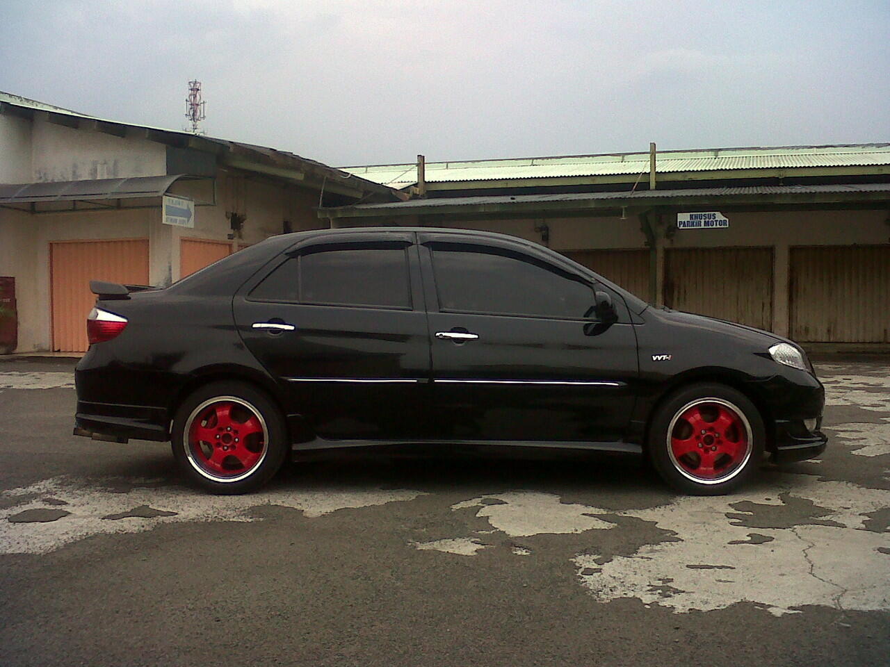Vios Limo, Black hawk modif Tomz