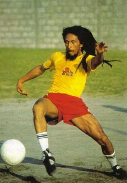 &#91;FOTO LANGKA&#93; Bob Marley Suka Main Sepak Bola juga Ternyata Gan...