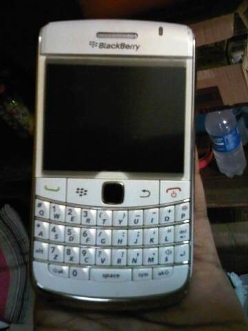 Blackberry Onyx 2 (9780) putih