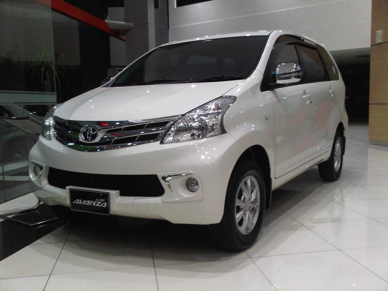BIG SALE TOYOTA, Disc besar2an, Promo Akhir Tahun Bunga 0%, Disc Potong Total DP,