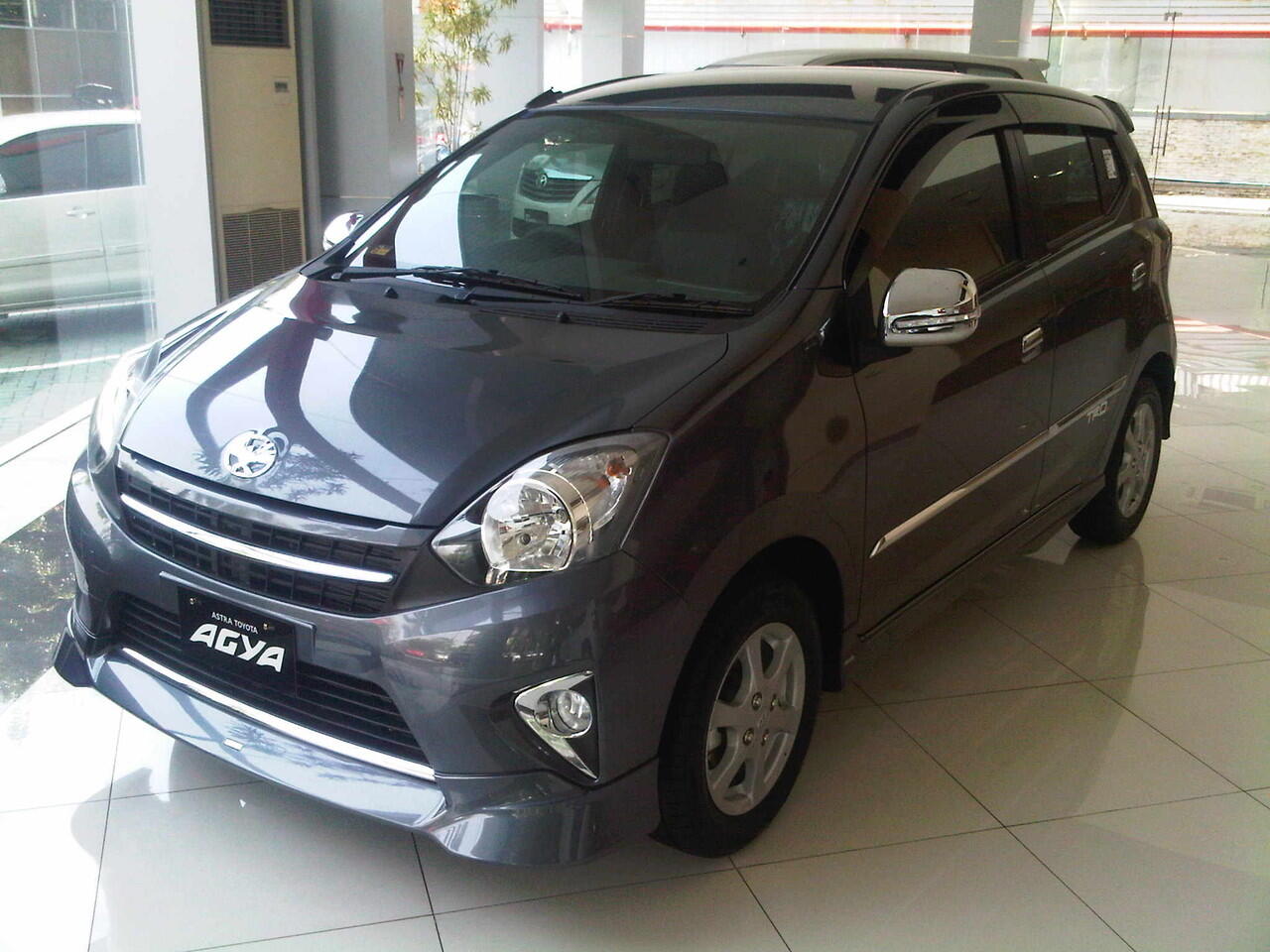 BIG SALE TOYOTA, Disc besar2an, Promo Akhir Tahun Bunga 0%, Disc Potong Total DP,