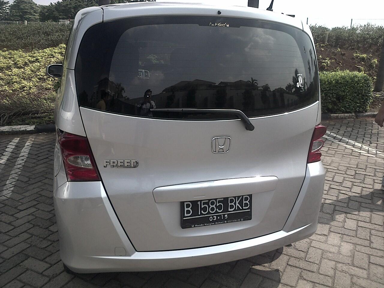 HONDA FREED SD AT 1.5 SILVER METALIK 2010