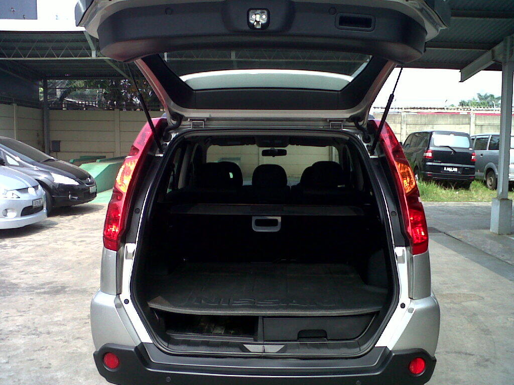 NISSAN X TRAIL ST AT 2.5 SILVER