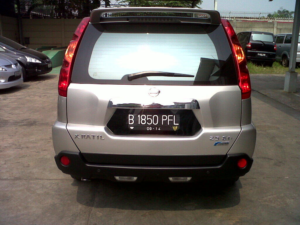 NISSAN X TRAIL ST AT 2.5 SILVER