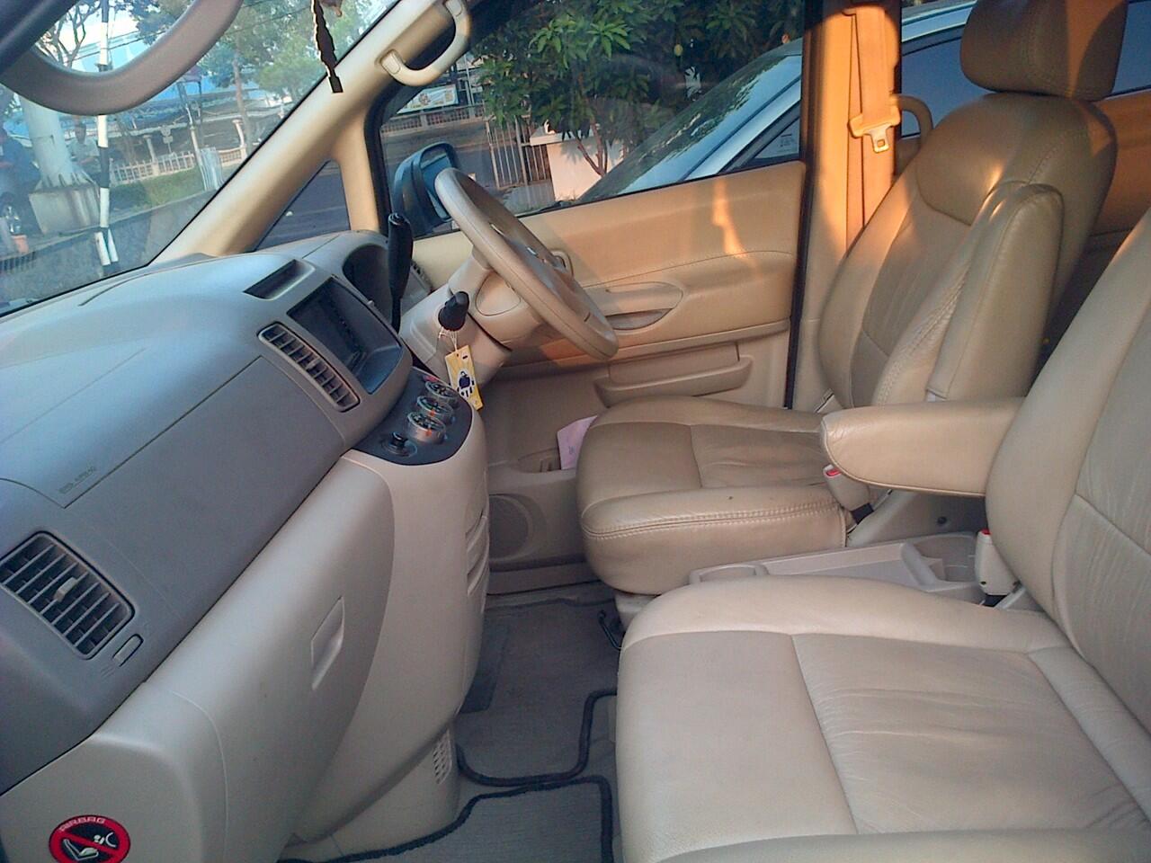 NISSAN SERENA CT AT 2.O SILVER METALIK NEGO