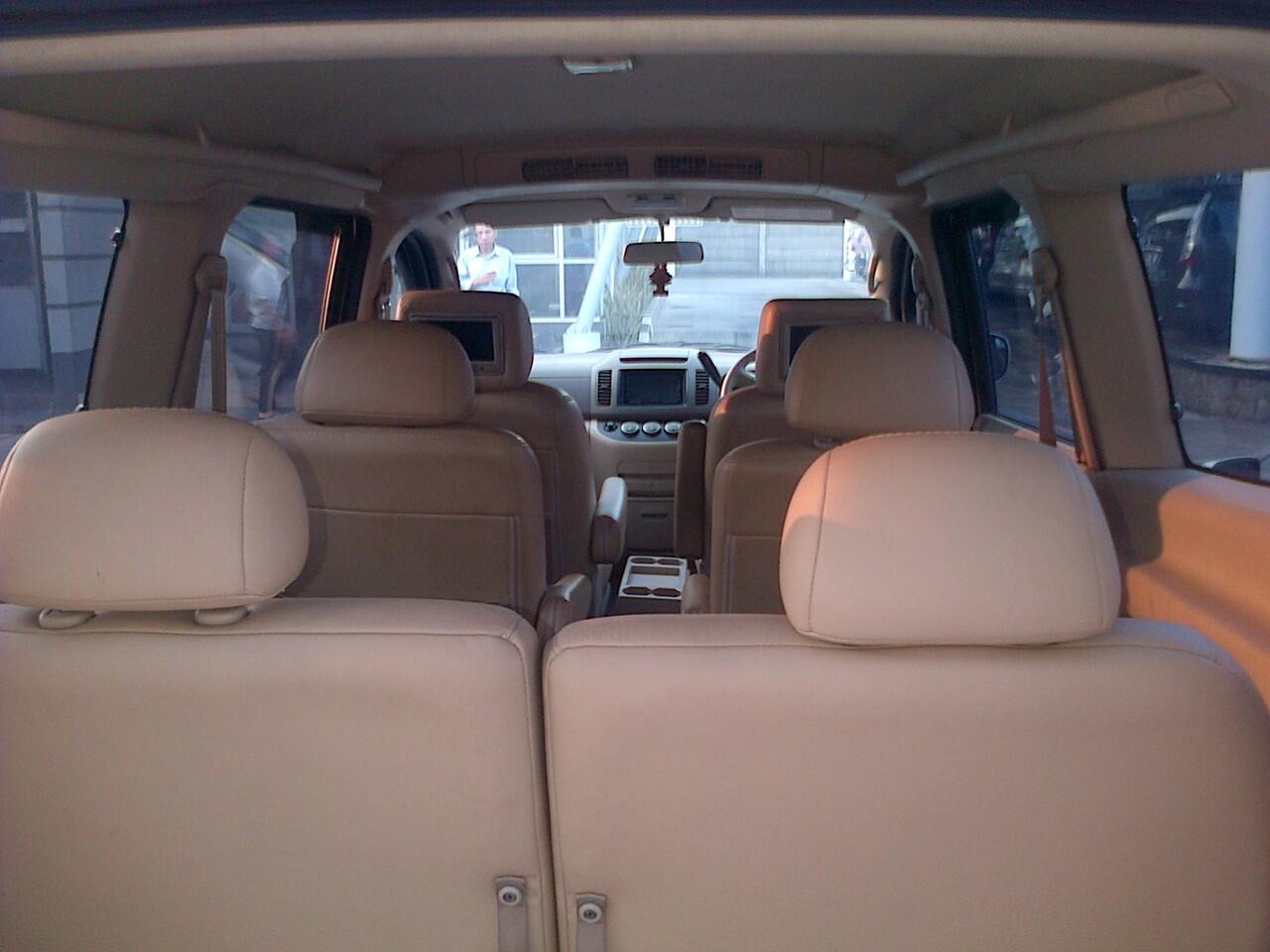 NISSAN SERENA CT AT 2.O SILVER METALIK NEGO