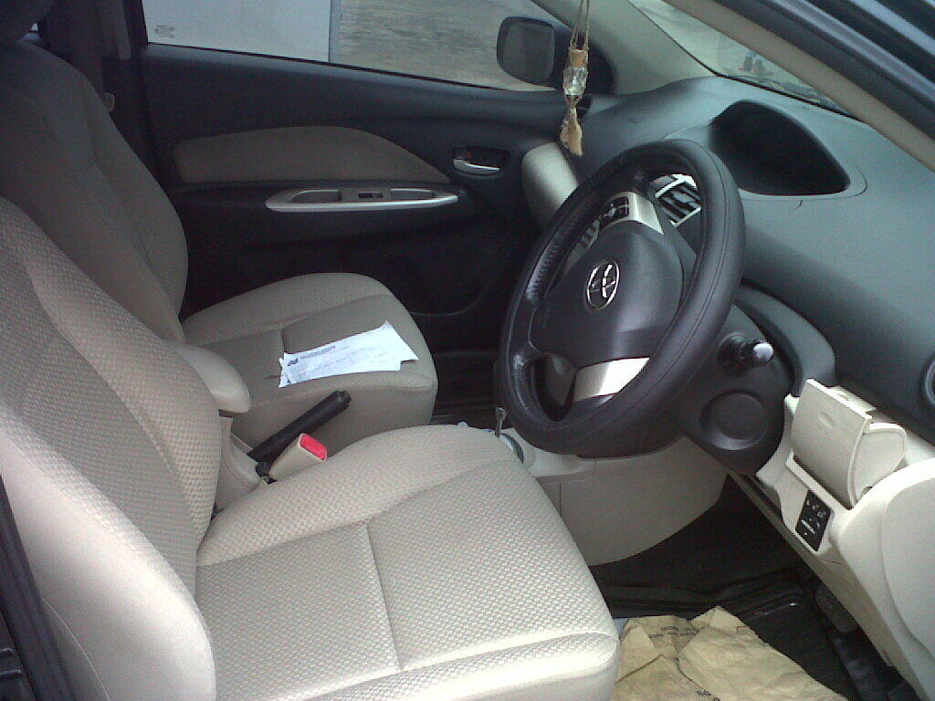 TOYOTA VIOS MATIC HITAM METALIK 1.5 NEGO