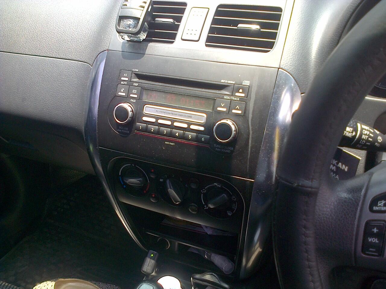 SUZUKI X OVER AT 1.5 HITAM METALIK NEGO