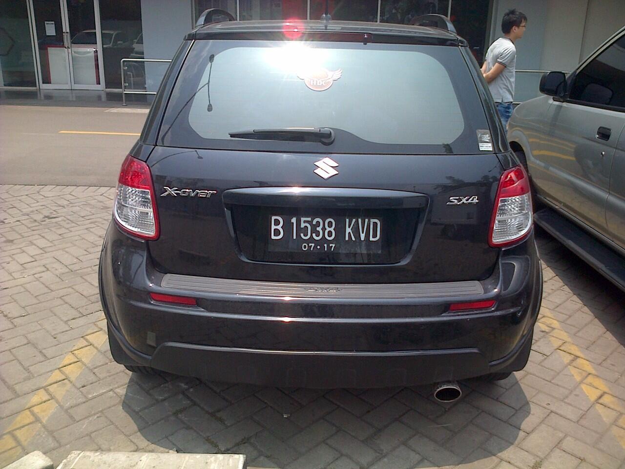 SUZUKI X OVER AT 1.5 HITAM METALIK NEGO