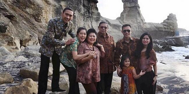 Wah, Karena Baju Batik Instagram Ibu Negara Jadi Menuai Banyak Komentar